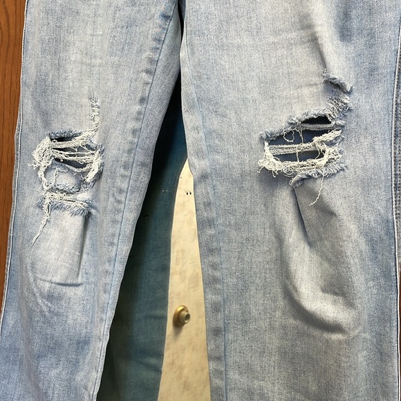 NWOT NY&Co Mid Rise Boyfriend Jeans Size 12 - Picture 2 of 7